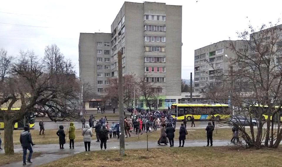 У Львові медики влаштували акцію протесту і перекрили дорогу: що сталося (відео)
